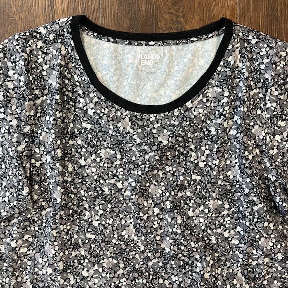 Lands’ End gray floral blouse SZ XS - Picture 2 of 4